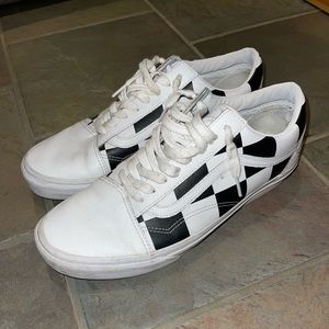 Vans large checkerboard leather skateboarding shoes